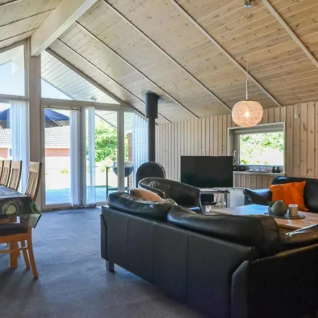 Awesome In W/ Sauna And 4 Bedrooms 度假居