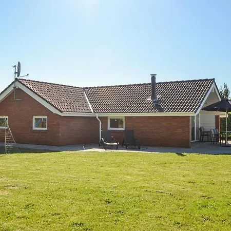 Awesome In W/ Sauna And 4 Bedrooms 度假居 *