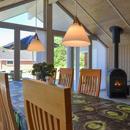 Awesome In W/ Sauna And 4 Bedrooms 度假居